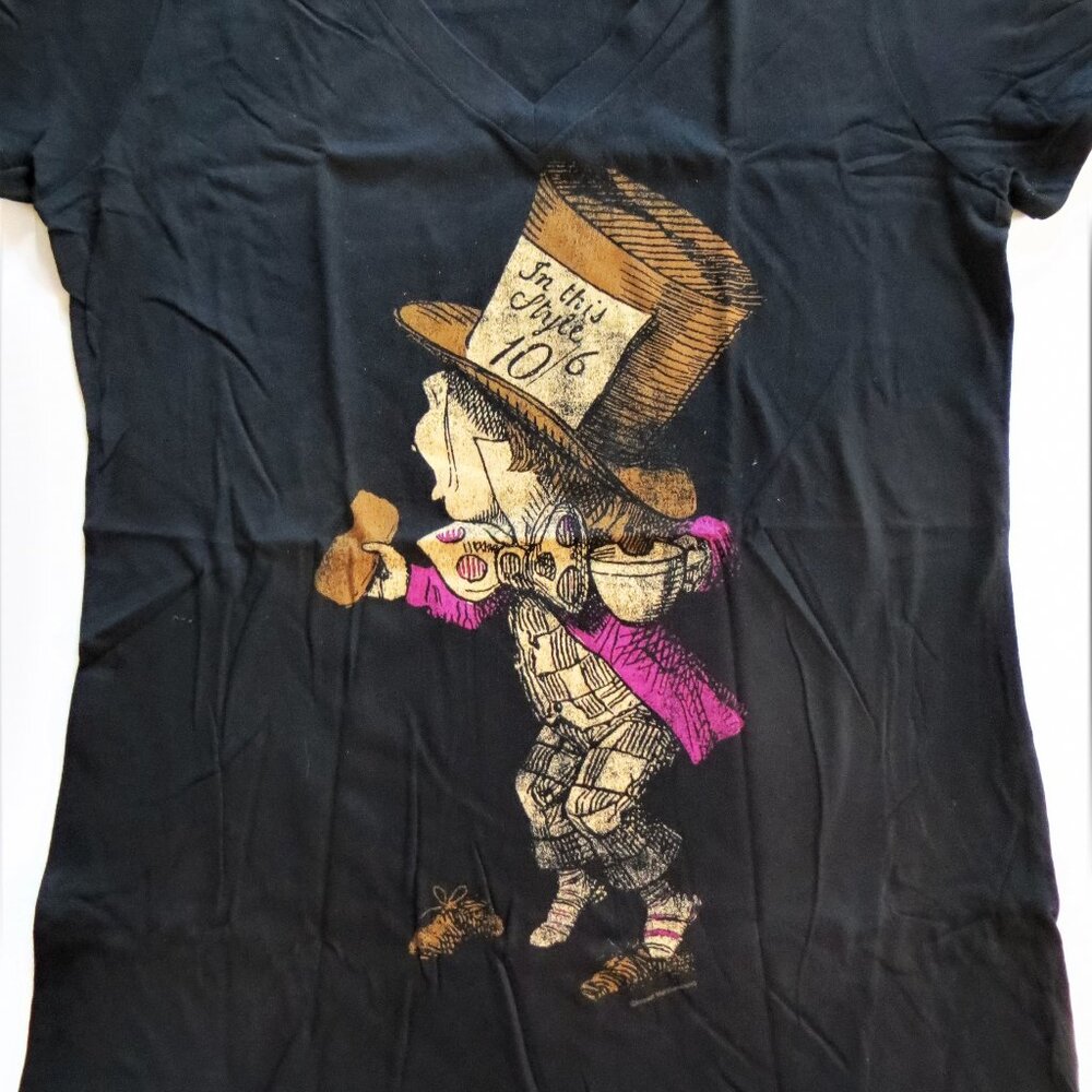 Alice in Wonderland "Mad Hatter" women's t Shirt. DEADSTOCK- see measurements